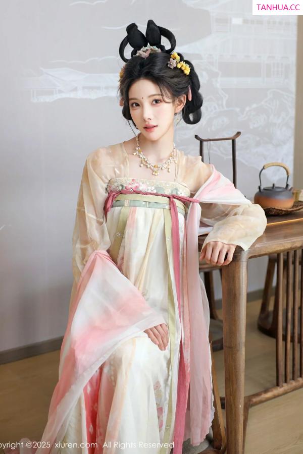   [XiuRen]高清写真图 2025.08.13 No.10645 梨霜儿 古装服饰第12张图片